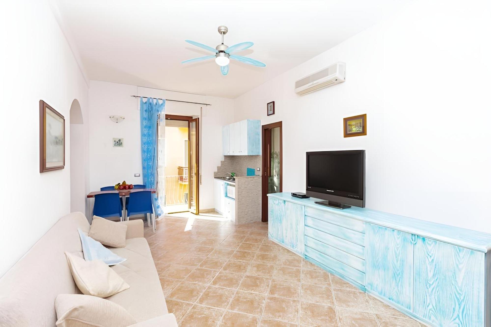 Splendido Appartamento In Pieno Centro Dell'Isola La Maddalena  Eksteriør billede